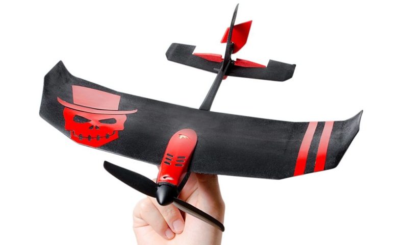 tobyrich.vegas 無人機採用定翼式設計機體。