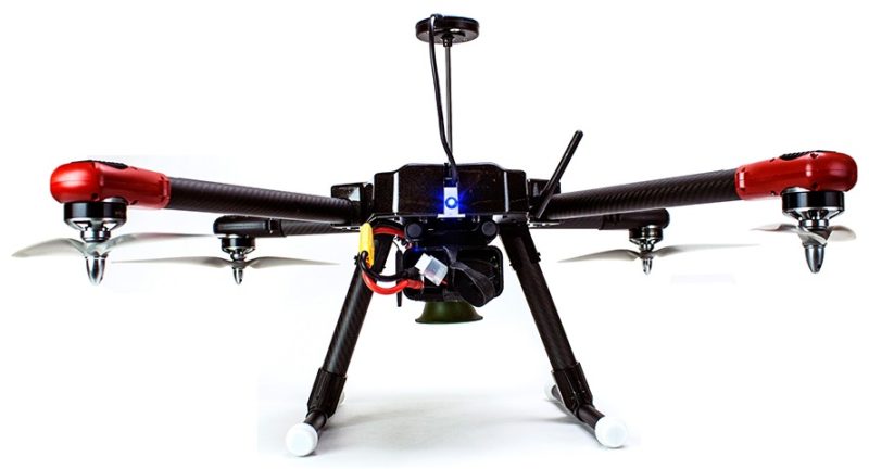 Bird-X ProHawk UAV 四軸無人機的機底設有一個小型喇叭，正是聲波驅鳥器所在。