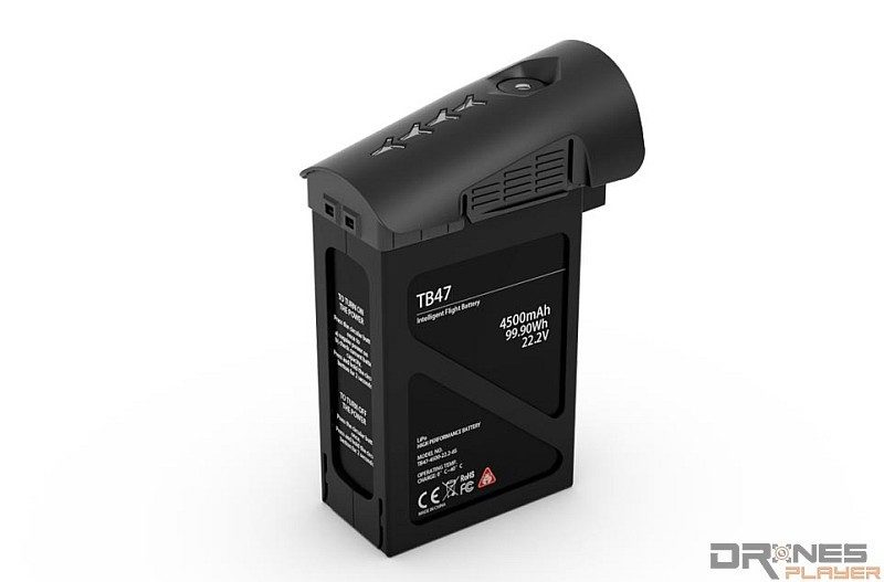 DJI Inspire 1 Pro Black 連電池也是全黑色的。