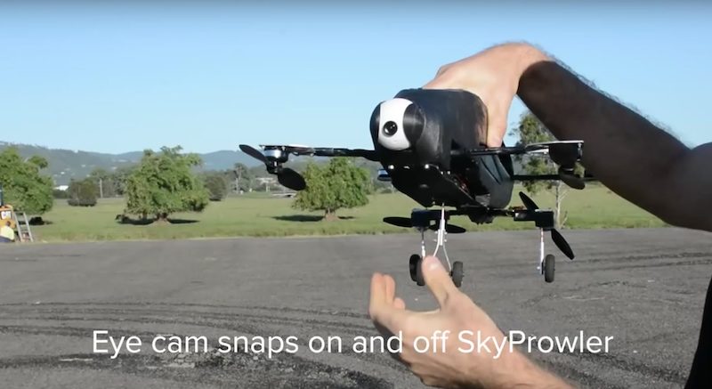 安裝在 Skyprowler 機鼻的航拍相機 Eye 能隨時拆下來。