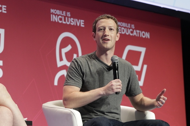 朱克伯格（Mark Elliot Zuckerberg）在 MWC 2016 表示，將於今年底開始全面測試無人機。