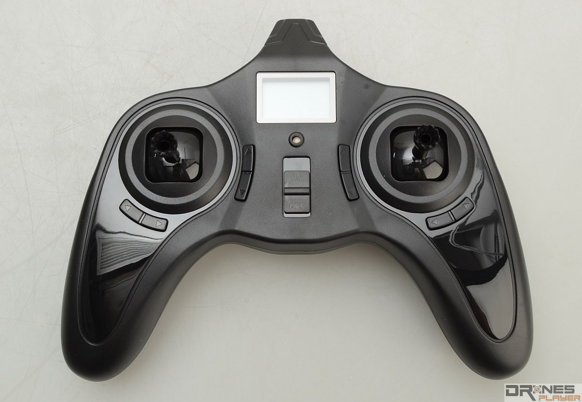 Hubsan X4 camera 控制器的外形設計與遊戲機手掣非常相近。