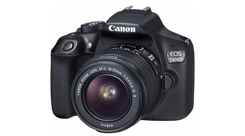 Canon EOS 1300D 機身正面的模樣，跟前作 1300D 分別不大。