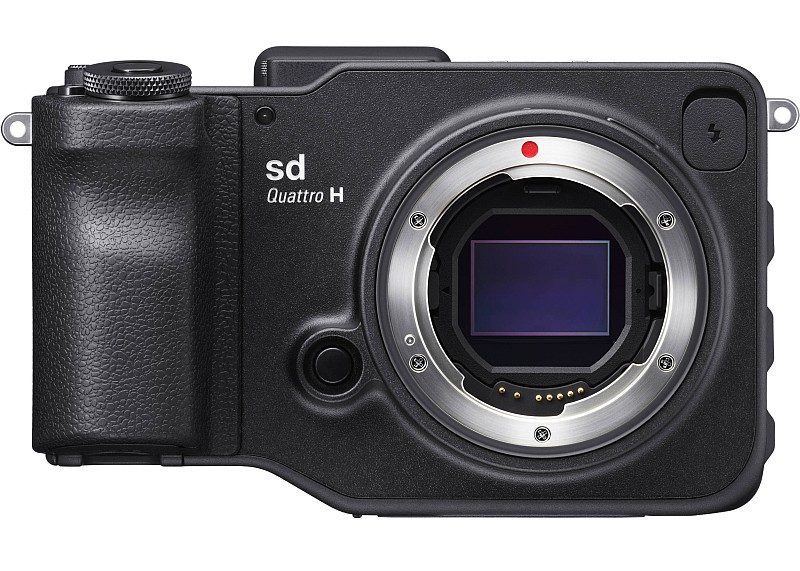 Sigma sd Quattro H 則是 APS-H 片幅機型，有效拍攝像素為 2,550 萬。