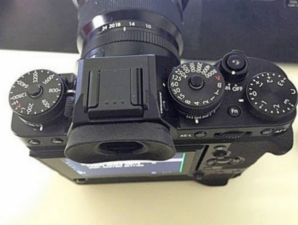 Fujifilm X-T2 一共設有 5 個轉盤。