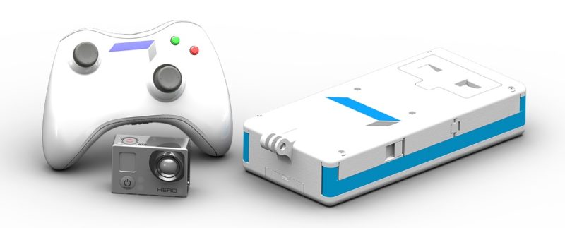 Quadbox 無人機的遙控器（圖左）和飛行器（圖右），連同用家自備的 GoPro HERO 運動相機。