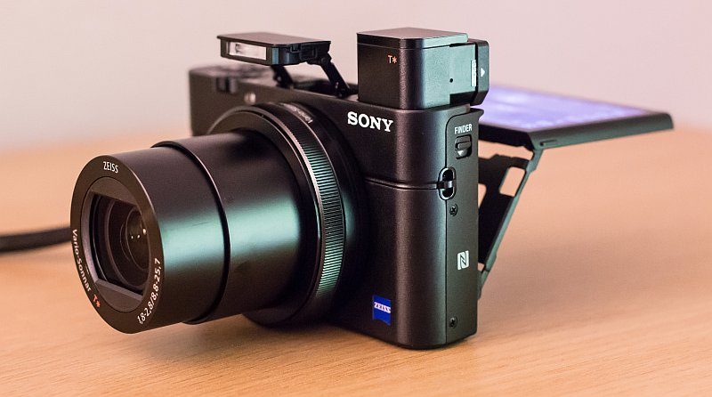 Sony RX100 IV 是頗受航拍玩家歡迎的口袋型相機，故其後繼機 RX100 IV 在航拍界備受期待！