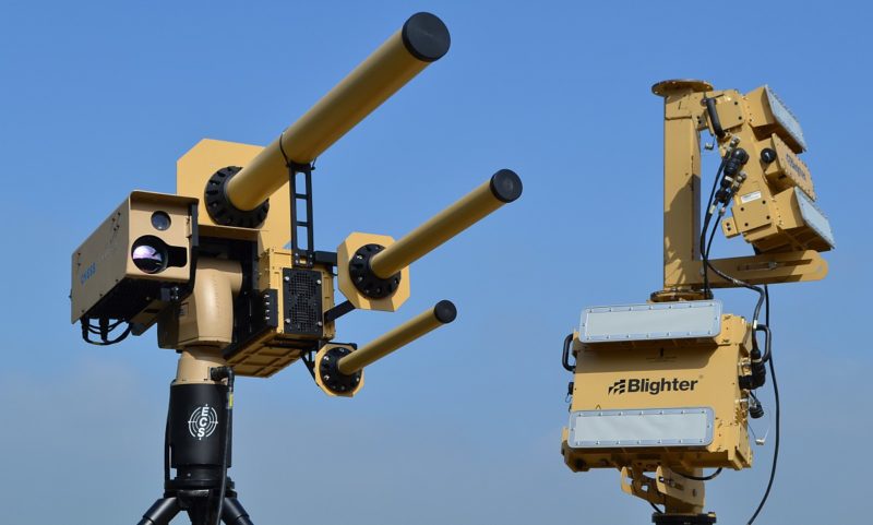 AUDS 反無人機電磁炮系統由 Blighter 的電子雷達、Chess 的紅外線和視像相機、Enterprise 的無線電干擾器所組成。