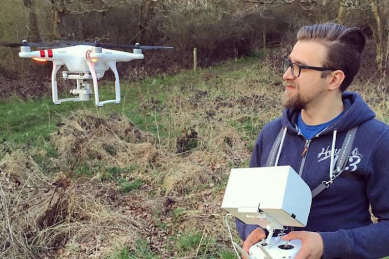 英國無人機玩家 Flint 用空拍機合法放飛，卻被警察指犯刑事罪行。