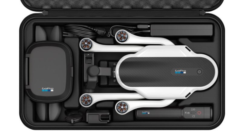 GoPro Karma 包括：箱子、Drone（無人機）、遙控器、Grip（手柄）、Stabilizer（雲台）、Grip 接環、6 個槳翼、充電器、電池，是首個如此同捆發售的產品。