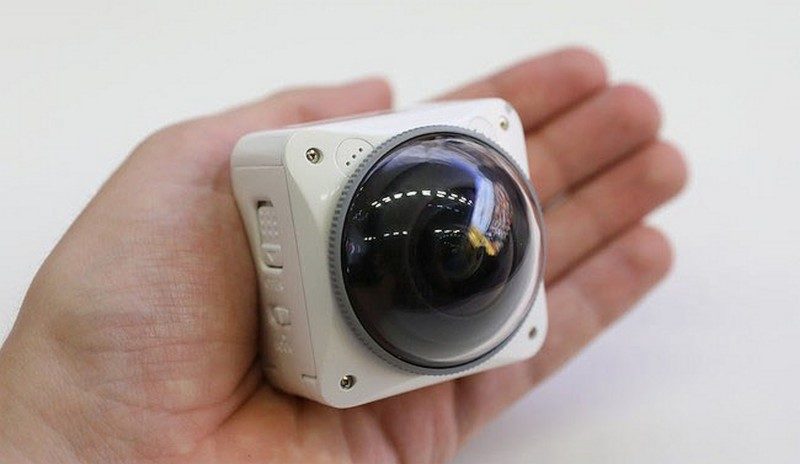 Kodak 4KVR360 機身只有手掌般大小，驟眼看跟 Nikon KeyMission 360 有點相似。