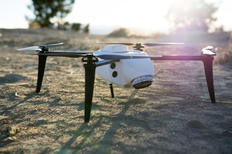 Kespry Drone 2.0 擁有長長的起落腳架，就算降落於工地或礦場地面，也不易該機身受損。