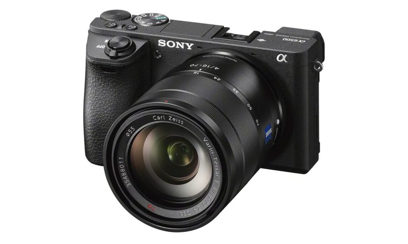 Sony A6500 採用 APS-C 片幅感光元件，有效拍攝像素為 2,420 萬。