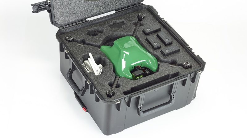Sentera Omni 套裝包含無人機、4K 雙鏡頭模組、兩塊電池、耐用的硬身收納盒。
