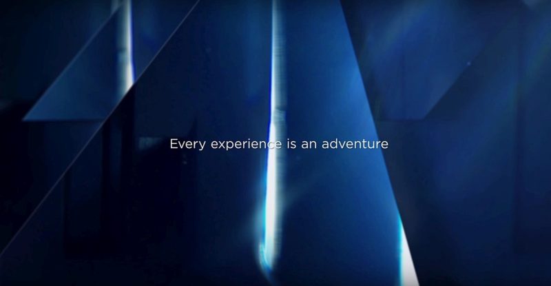 另一張產品局部近照只可看到一道光縫，並顯示「Every experience is an adventure」的標語。