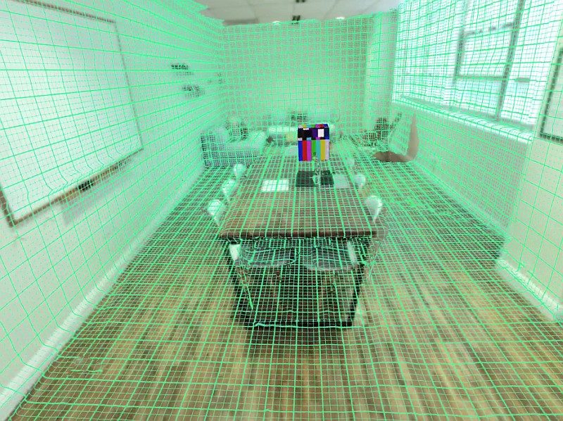 Bridge VR 眼鏡的 Structure 感測器會以紅外線掃瞄現實環境，然後製成 3D 虛擬空間。