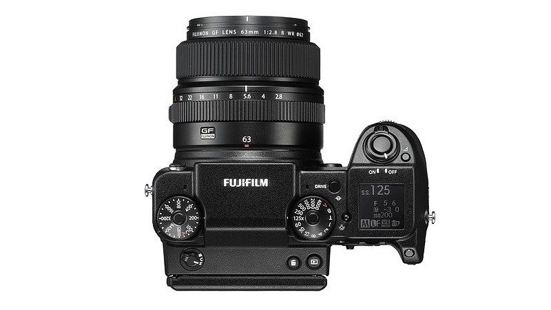 Fujifilm GFX 50S 機頂的介面布局。