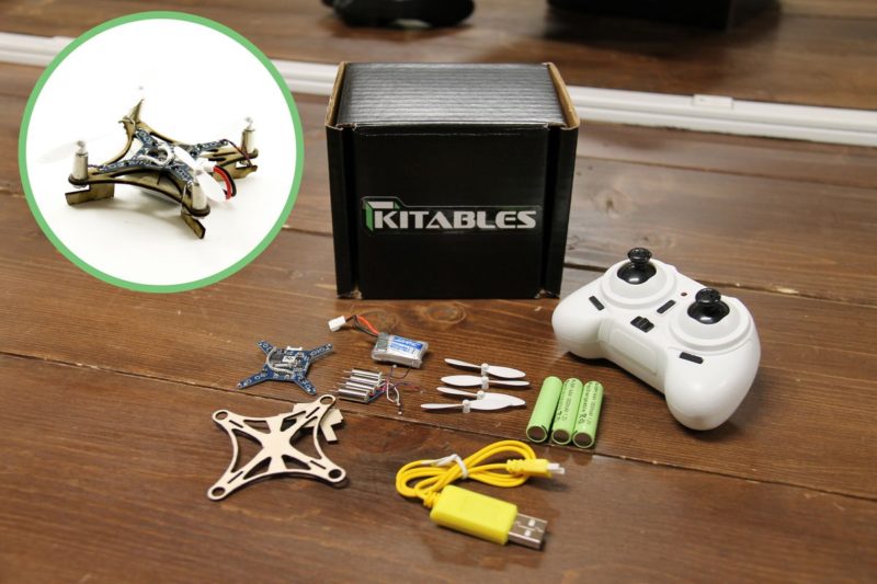 Kitables 於 2016 年 5 月推出木製的小型四軸機 Mini Wood Drone。