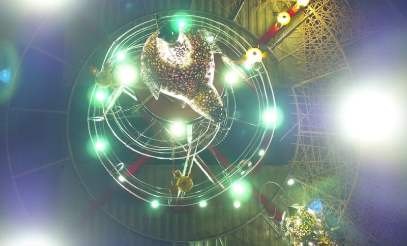 台灣燈會展出大量配搭燈光投射的藝術品。(截圖自 YouTube/台灣土雞王凱馨)