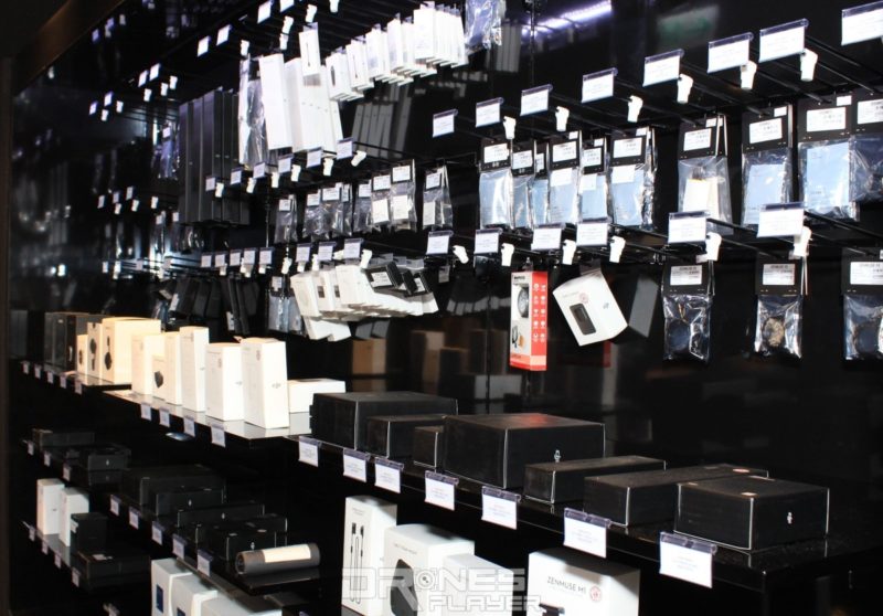 DJI 授權店內亦有販售 DJI 空拍機的各式部件。