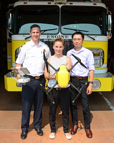 Atkinson 和另外 2 位緊急應變小組成員已完成無人機駕駛訓練課程。