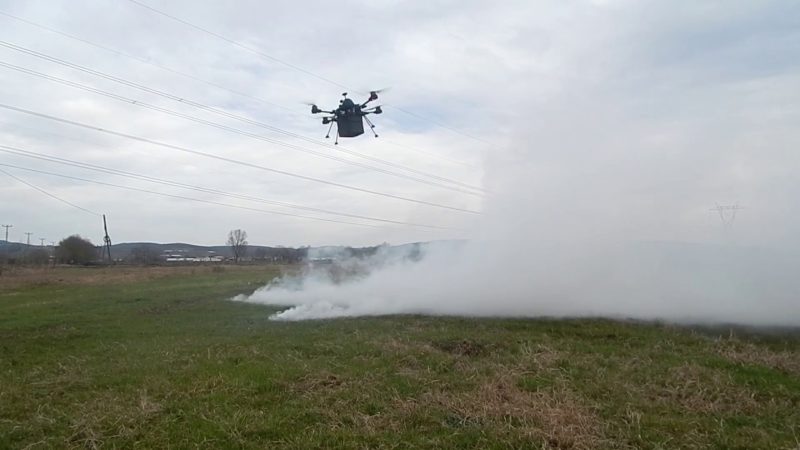 有了「催淚」無人機，示威者未衝到圍牆前，前線部隊就可遠距離驅散人群