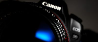 Canon 或研發鏡身加機身雙重防震系統