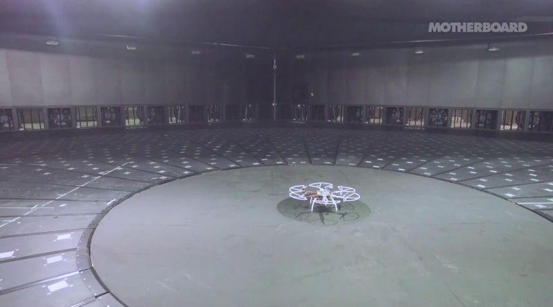 WindEEE Dome 的無人機受風測試