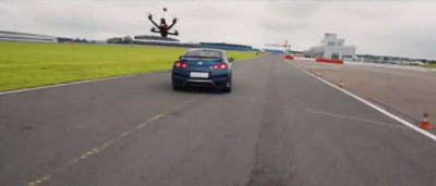 日產 GT-R 超級跑車對 GT-R Drone 無人機