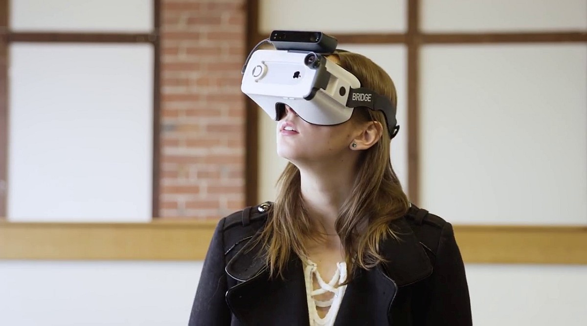 iPhone 專用 VR 眼鏡 Bridge 讓果粉享受沉浸式體驗