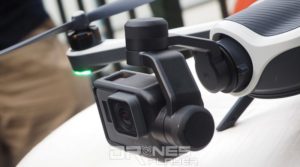 GoPro HERO 5 Black 可安裝在 Karma 無人機上，充當航拍相機。