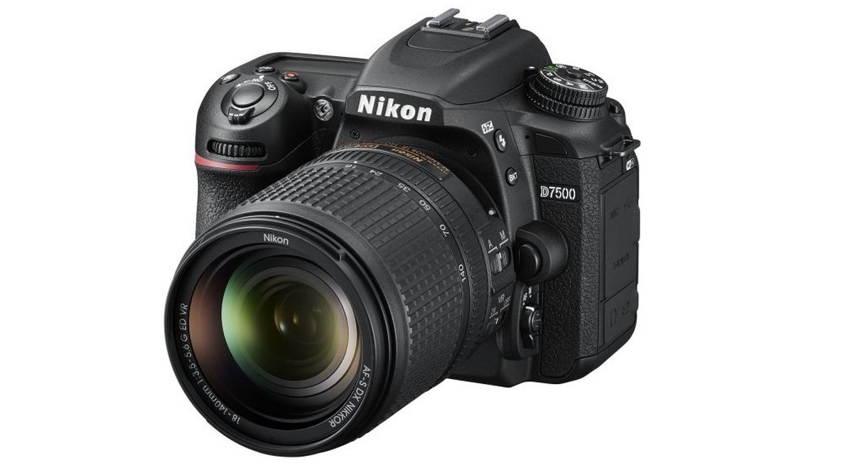 Nikon D7500 搭載 D500 同級的 20.9MP 感光元件