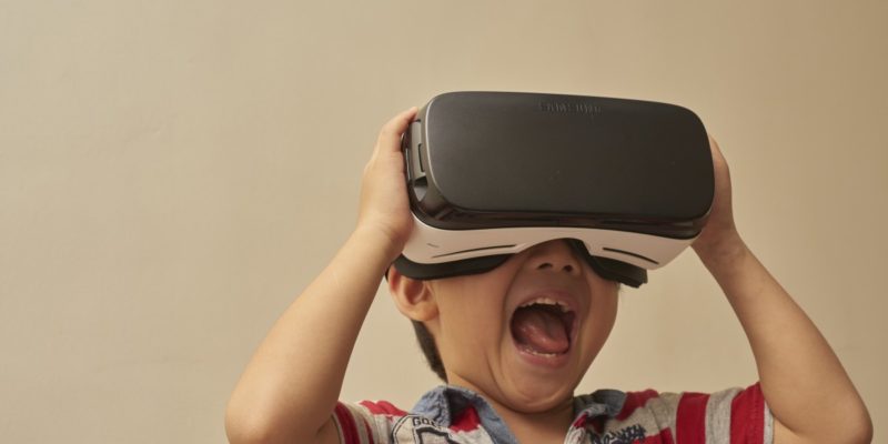 Samsung 擬開發高端 VR 眼鏡 挑戰 HTC Vive•Oculus Rift