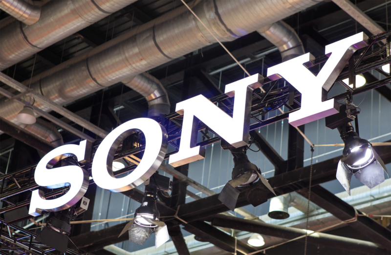 Sony 摺疊無人機專利曝光！　可拆式機蓋變身觸控遙控器