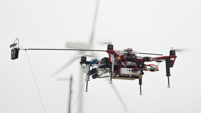 學者研發自主飛行無人機　可檢修離岸風力發電機