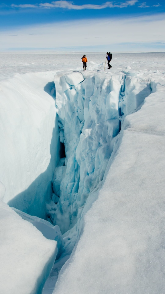 無人機紀錄格陵蘭冰蓋趨不穩定　研究博士：觀察比衛星更細微