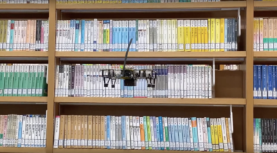 無人機結合 AI 系統　自動檢查圖書館藏書