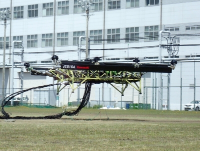 使用機車引擎發電 KAWASAKI 測試大型油電無人機