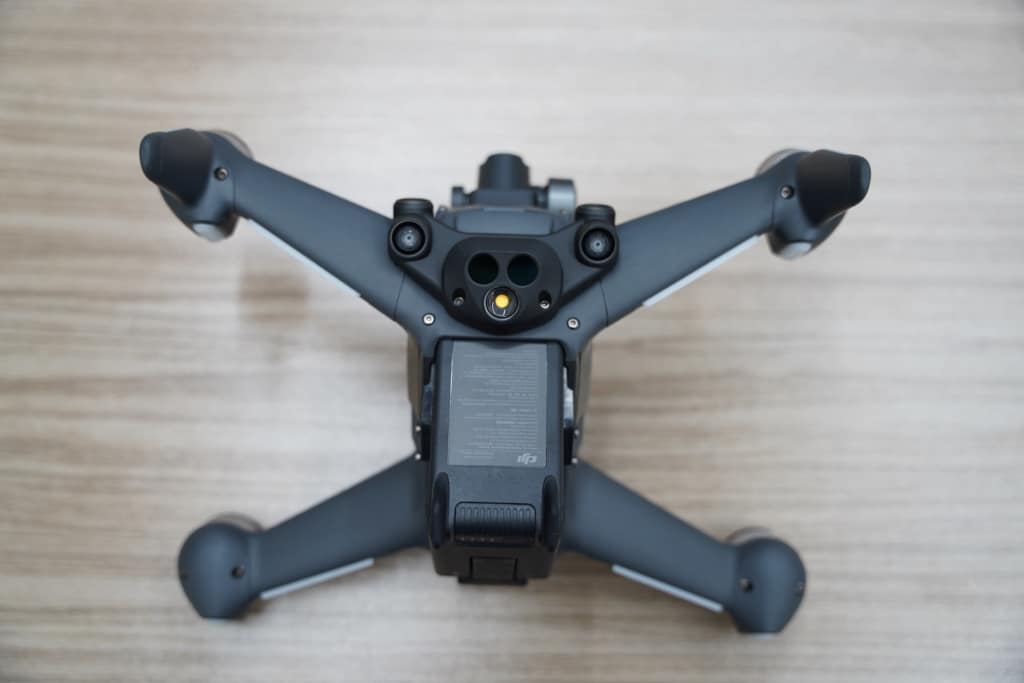 DJI 正式發佈 FPV 航拍機　最大圖傳距離 10 公里　套裝定價港幣$9499