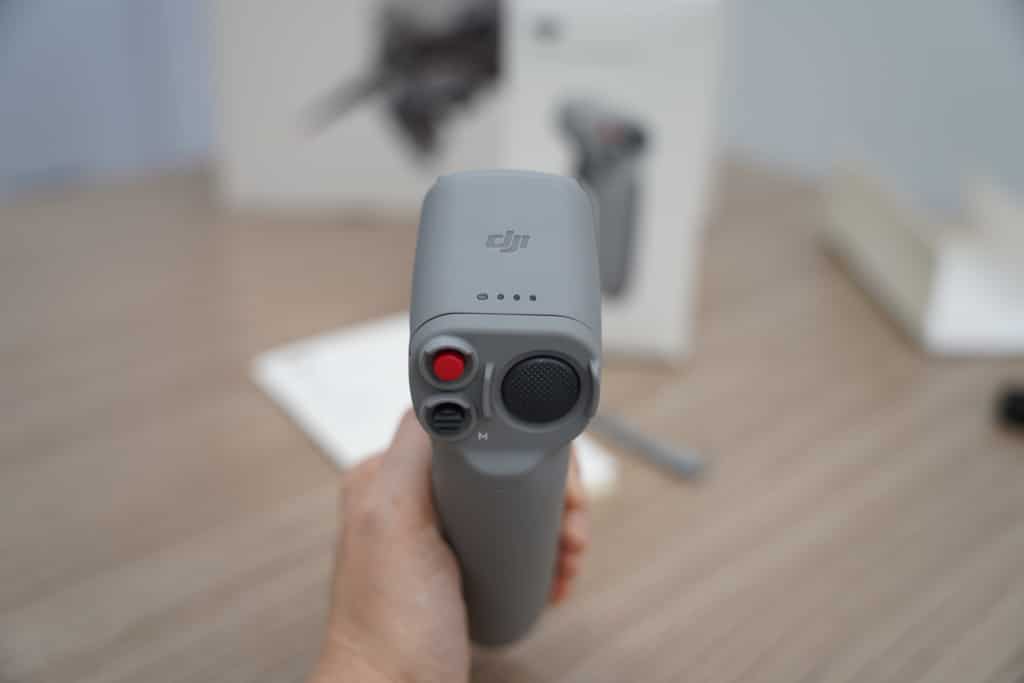 隨 DJI FPV 無人機登場的兩大產品：穿越搖桿、虛擬飛行 App 是什麼來著？