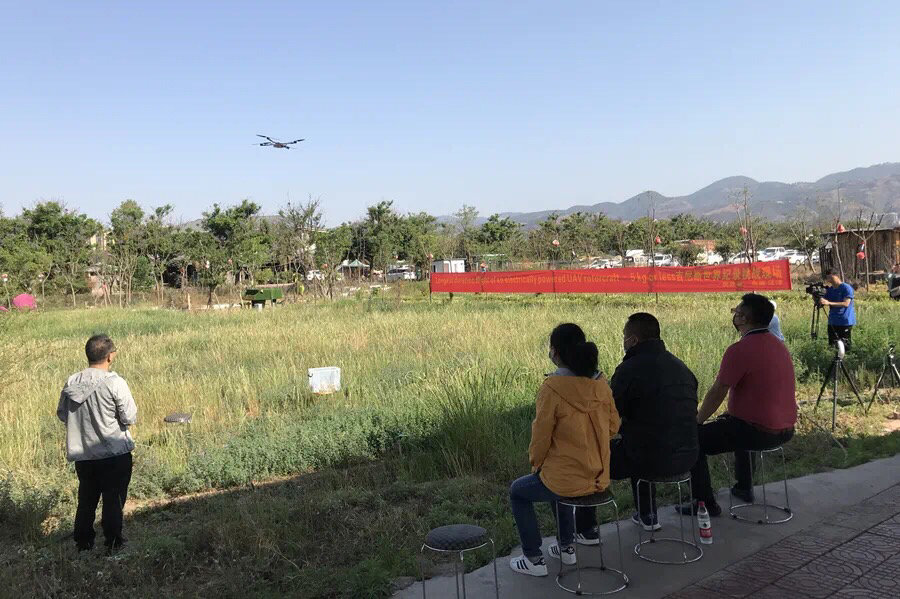 2 小時 3 分！　兩陸男成功打破電動四旋翼無人機最長飛行時間世界紀錄