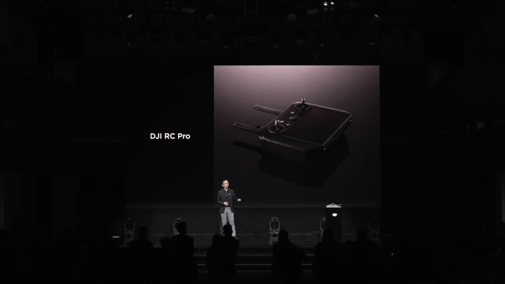 DJI Mavic 3 今年壓軸上場：雙鏡雲台、46 分鐘續航、15 公里圖傳